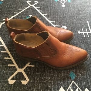 Frye Billy western bootie / shootie size 7